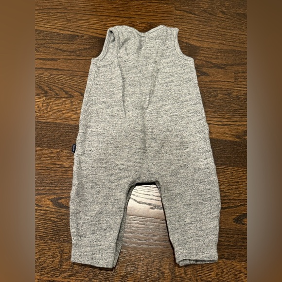 Baby Gap sleeveless romper marked grey teddy bear 3-6 months - Picture 3 of 6